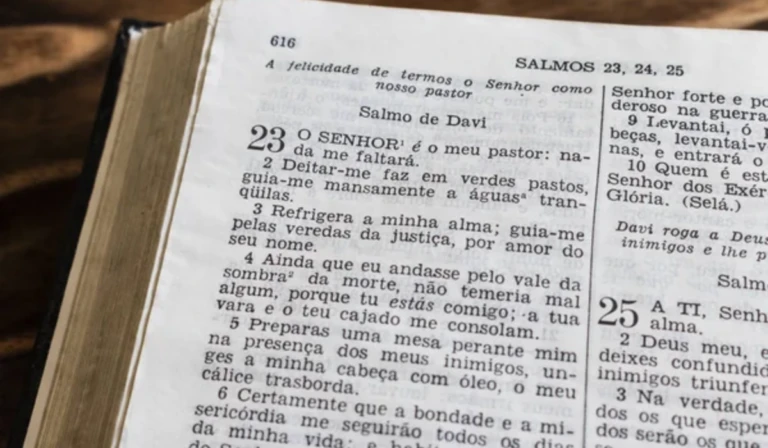 Quais lições podemos aprender com o Salmo 23? A Profunda Sabedoria Por Trás de Cada Verso